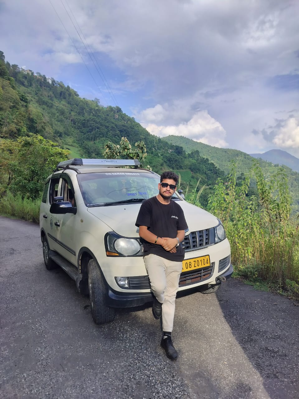 Mahindra Xylo used by Mira